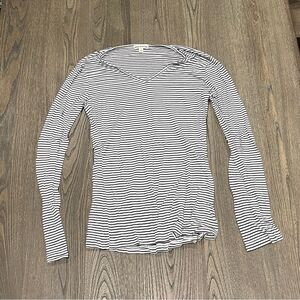 Zeanna Outfitters Black White Striped V-Neck Long Sleeve T-Shirt Size L